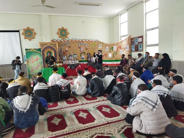 اعزام دانش‌آموزان پسر متوسطه دوم حاجی‌آباد به کربلای‌ایران