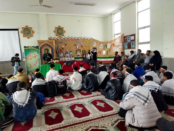 اعزام دانش‌آموزان پسر متوسطه دوم حاجی‌آباد به کربلای‌ایران