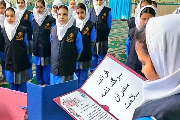 مراسم افتتاحیه سفیران سلامت در مدرسه صدیقه دو ملارد 