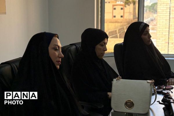 نشست صمیمی سرگروه‌ها به مناسبت هفته امور تربیتی