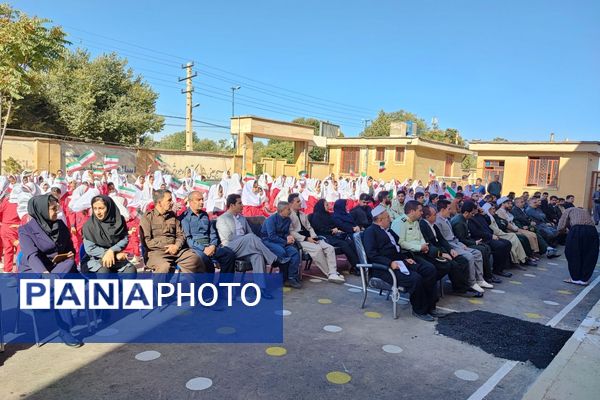 مراسم بازگشایی مدارس و گرامیداشت هفته دفاع مقدس در ثلاث باباجانی 