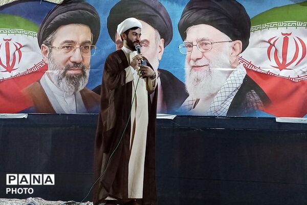 حضور پرشور و مستمر شبانه مردم رباط‌کریم تا پیروزی نهایی
