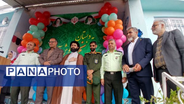 نواختن زنگ مهر در دبستان نجمه شهرستان فیروزکوه