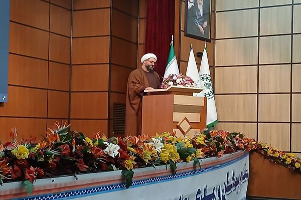 آبین بدرقه ۵۲ دانش‌آموز عمره‌گذار 