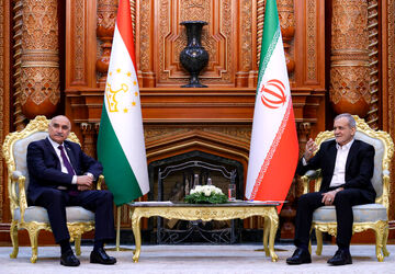 پزشکیان: همکاری مجالس ایران و تاجیکستان می‌تواند قوانین تجارت فی‌مابین را تسهیل کند