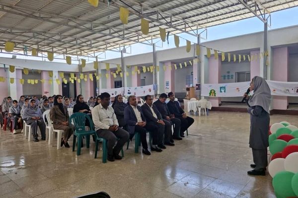 آیین نمادین هفته «بهداشت روان» در دبیرستان فرهنگ قشم برگزار شد