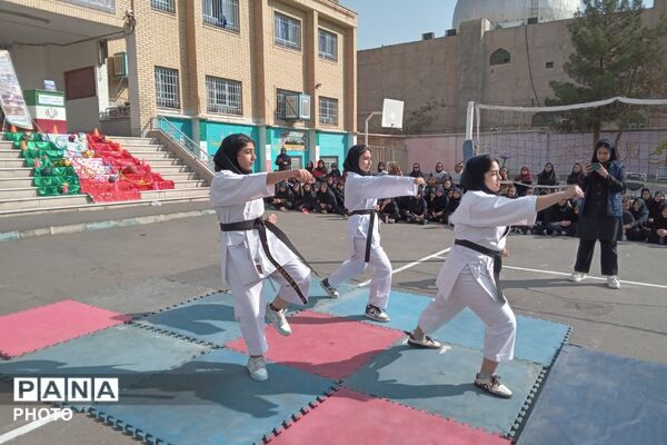 آغاز شور و هیجان ورزشی در دبیرستان کوثر با برگزاری هفته تربیت بدنی