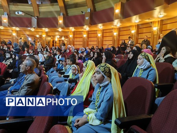 همایش کتاب و کتابخوانی در سالن میلاد شهرداری کرج 