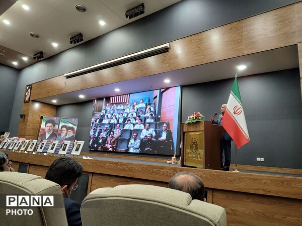 آیین تجلیل از معلمان نمونه آموزش و پرورش ناحیه سه مشهد 