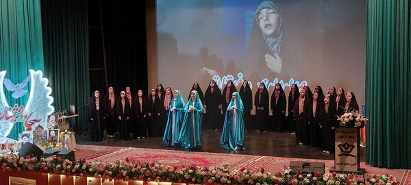برگزاری یادواره شهدا با عنوان «سجاده نشینان ره عشق» در منطقه ۱۰