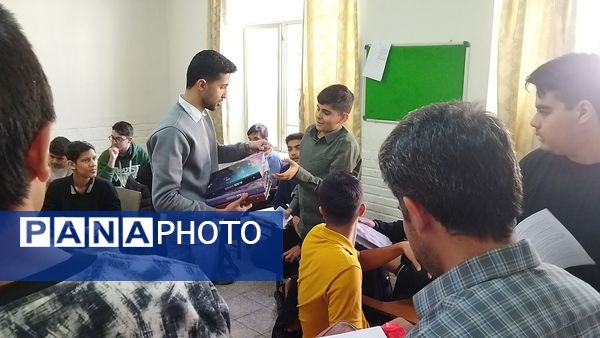 گرامیداشت روز دانش آموز در دبیرستان شاهد ابوذر غفاری 