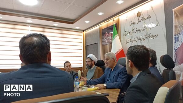آیین سپاس معلم در ناحیه ۳ تبریز 