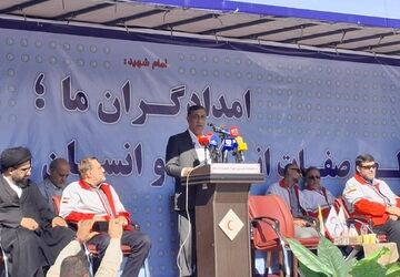در برابر زورگویی آمریکا و هیچ قدرت دیگری سر خم نخواهیم کرد