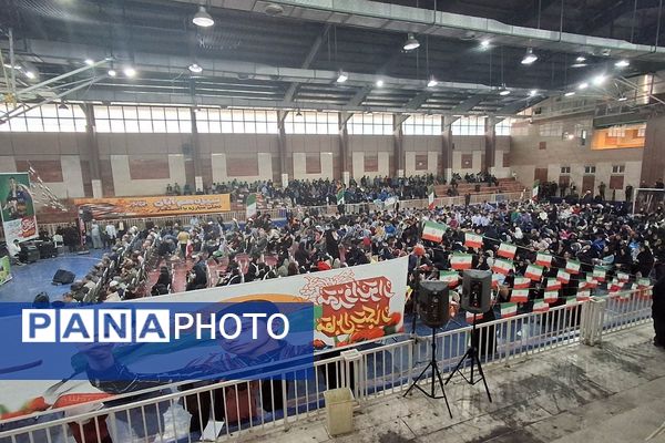 حضور پرشور دختران و پسران شهریار در روز استکبار ستیزی