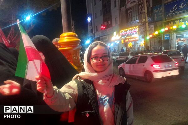 حضور مردم‌ نسیم‌شهر در سی هفتمین تجمع شبانه میدان‌ هفت‌تیر