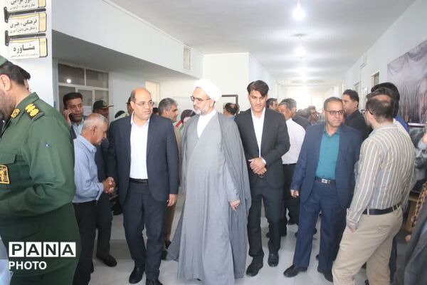 افتتاح نمایشگاه دستاوردهای فرهنگی، هنری و ورزشی فرهنگیان در مهریز 