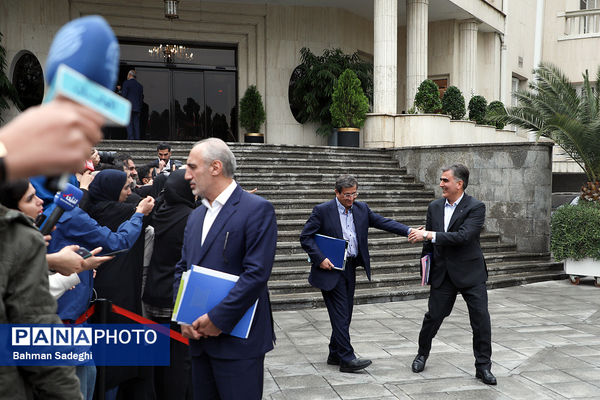 حاشیه جلسه هیات دولت - ۲۳ آبان