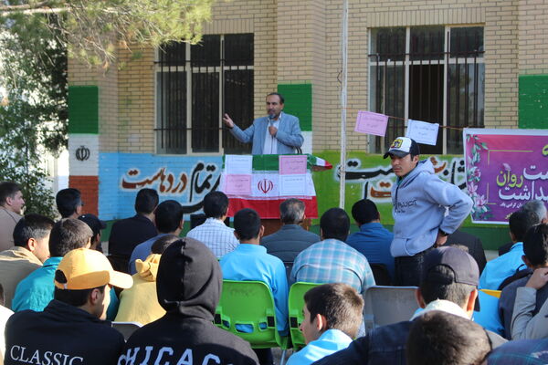 کارگاه آموزش بهداشت روان در مدرسه نخبگان عشایر گنجه‌ای برگزار شد