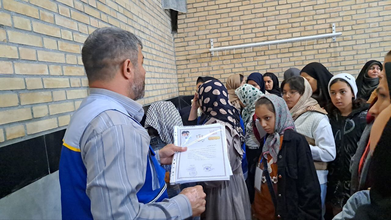 مسابقات طناب‌کشی و دارت در سالن زینبه شهرستان شیروان