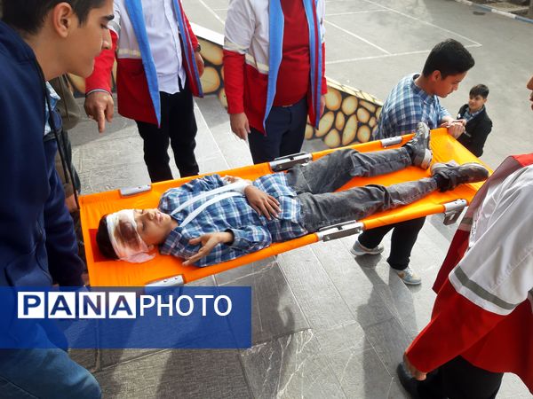 مانور زلزله و ایمنی در مدارس شهرستان ورامین 