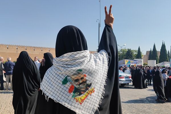 روز دانش‌آموز، روز خروشِ آگاهی و شادابی