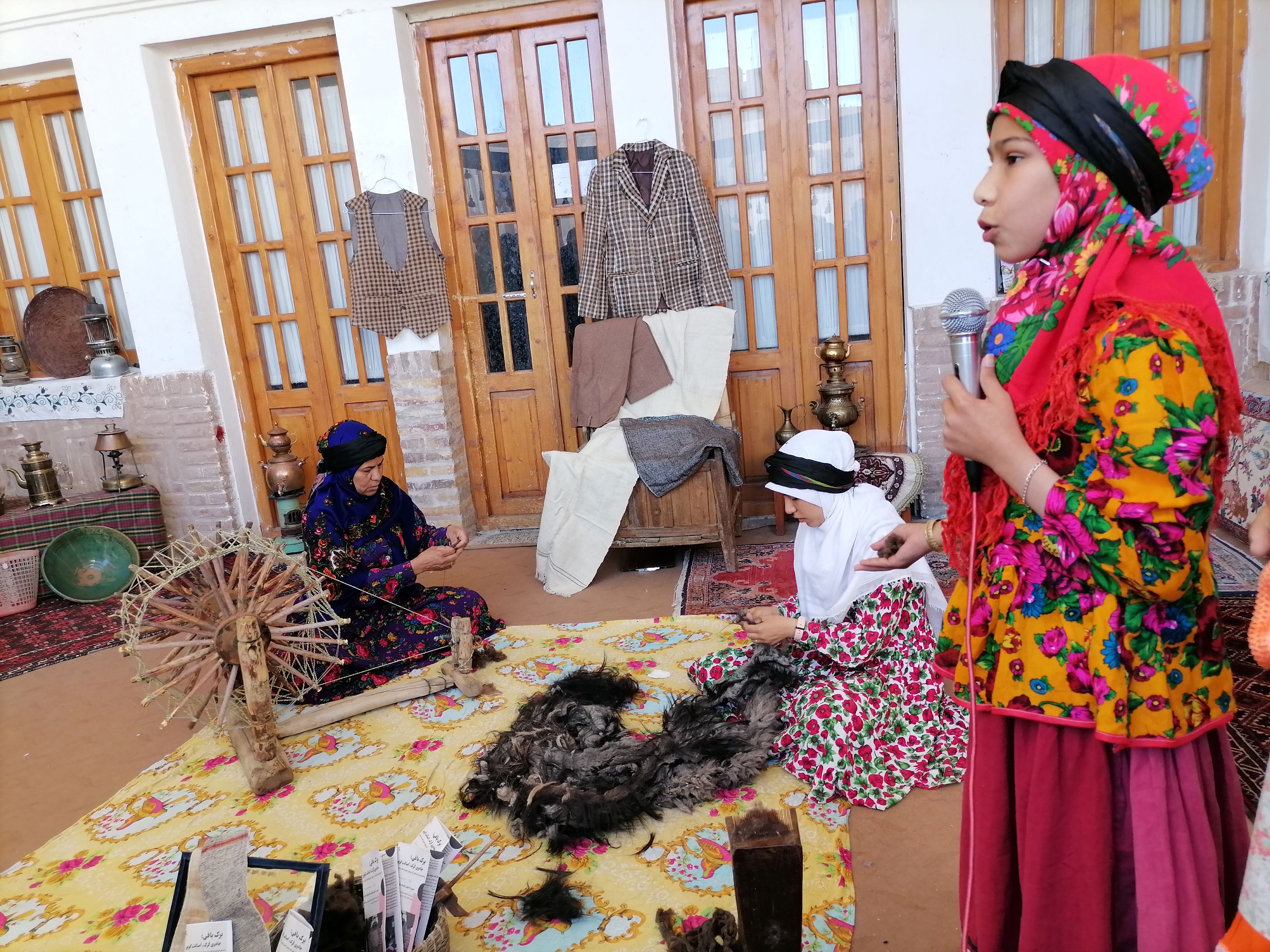 نمایشگاه هفته فرهنگی بیرجند در مدرسه شوکتیه