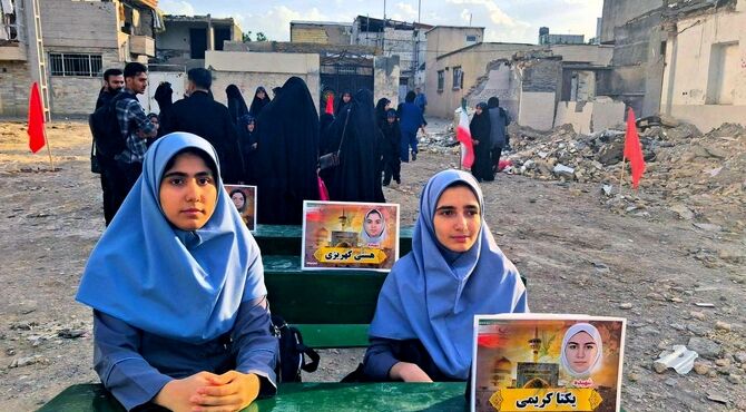 گرامیداشت شهدای دانش‌آموز در کرمانشاه