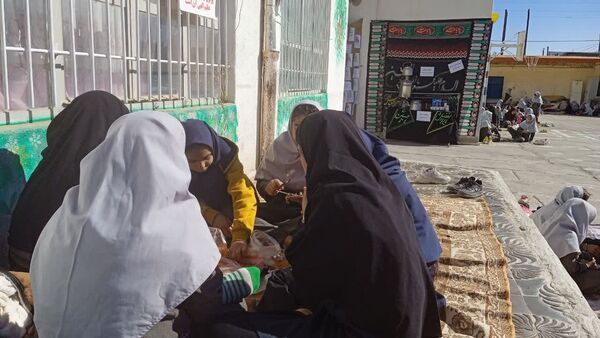 سیزده آبان در قاب مدرسه 