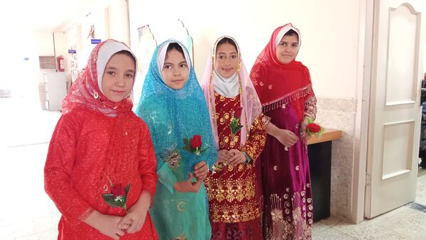 تجلیل از دانش‌آموزان برگزیده در چهل ودومین جشنواره فرهنگی هنری امید فردا شهرستان بن