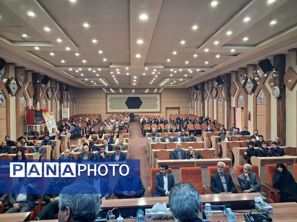 نشست کنشگران فرهنگی ،اجتماعی و سیاسی شهرستان کاشمر کاشمر