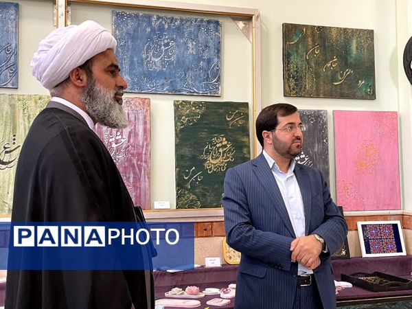 بازدید امام جمعه ملارد از نمایشگاه مشاغل هنرستان فنی و حرفه‌ای طوبی به مناسبت هفته سلامت و هفته معرفی مشاغل