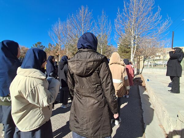 آموزش تعالیم عملی بسیج آمادگی‌دفاعی پایه نهم