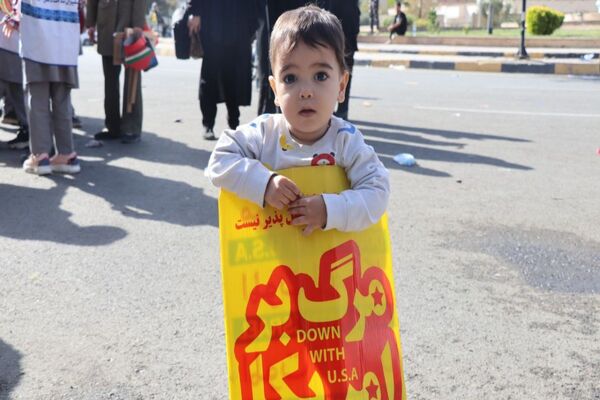 حضور پرشور دانش‌آموزان پاکدشتی در راهپیمایی روز ۱۳ آبان
