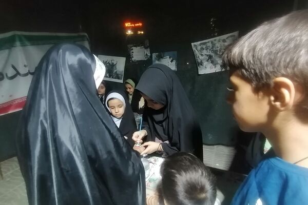 حضور دانش آموزان در موکب سازمان دانش آموزی در یکصد و ششمین شب تجمعات