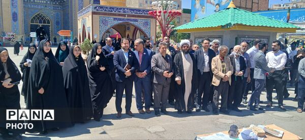 معلم،معمار آینده کشور است