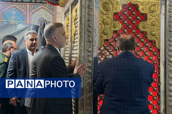 غبارروبی مزار شهدا در امام زاده حسن(ع) نسیم‌شهر