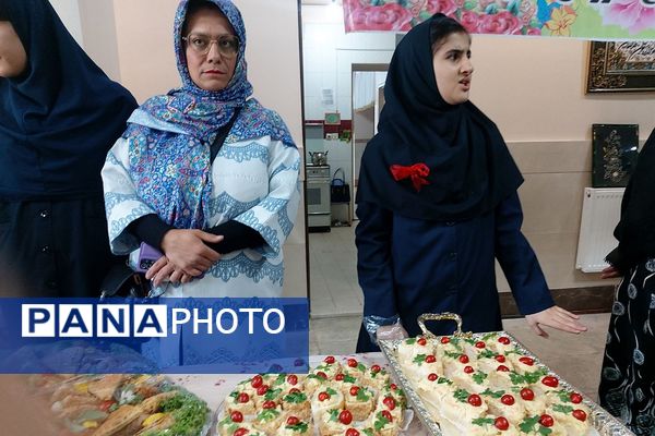 برگزاری جشنواره غذا در آموزشگاه الهام ناحیه دو شهرری 