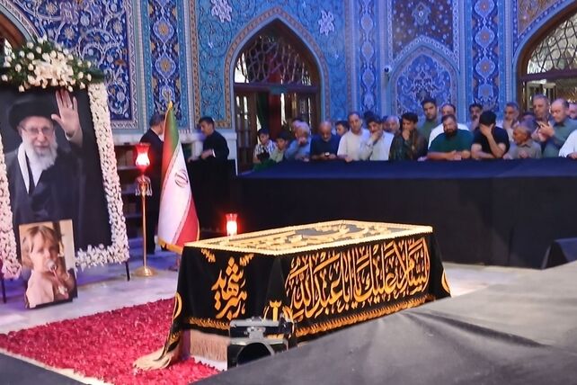 در پناه شاه خراسان