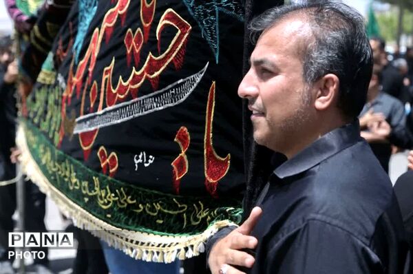 شعور حسینی در کنار شور حسینی
