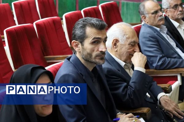 دیدار مدیرکل مدارس غیر دولتی وزارت آموزش و پرورش با مسئولان مدارس غیر دولتی استان یزد