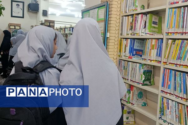  بازدید هدفمند دانش‌آموزان ورامینی از کتابخانه عمومی