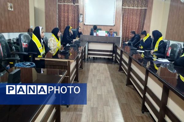 جلسه شورای دانش‌آموزی در منطقه چاروسا