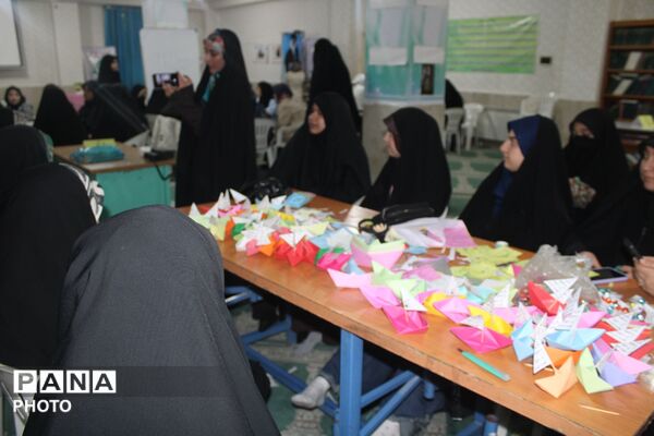 پاتوق دختران نوجوان مبارز در سملقان 