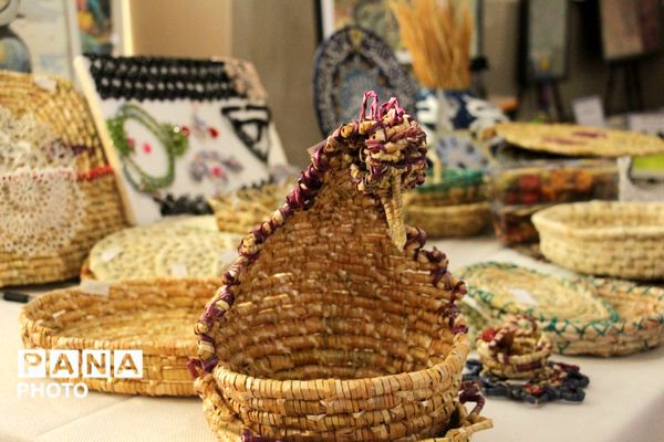 سیری در نمایشگاه دستاوردهای کانون‌های فرهنگی‌ تربیتی در آذربایجان شرقی