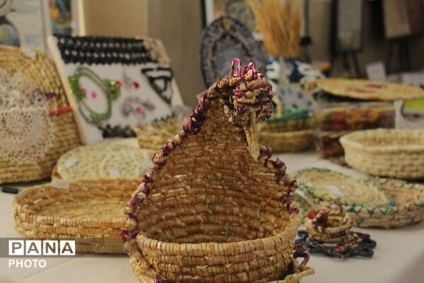 سیری در نمایشگاه دستاوردهای کانون‌های فرهنگی‌ تربیتی در آذربایجان شرقی