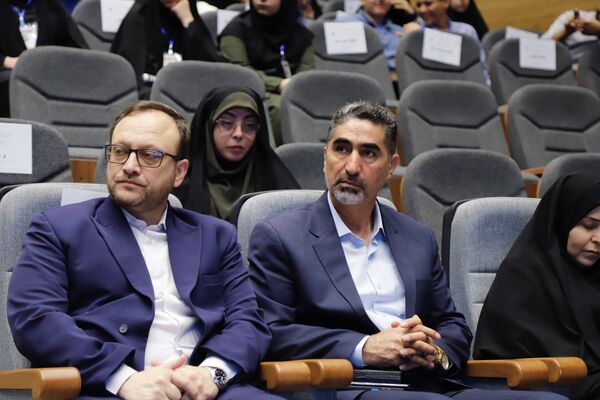 تجلیل از برگزیدگان ایثار با یاد شهدای شجره طیبه
