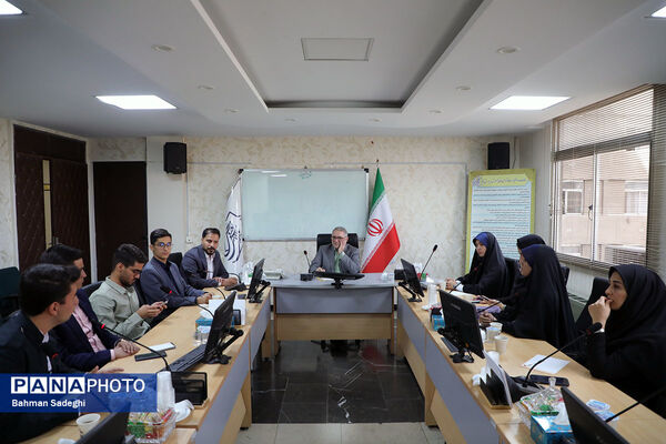 دیدار اعضای هیات رئیسه مجلس دانش‌آموزی با دبیرکل شورای عالی آموزش و پرورش