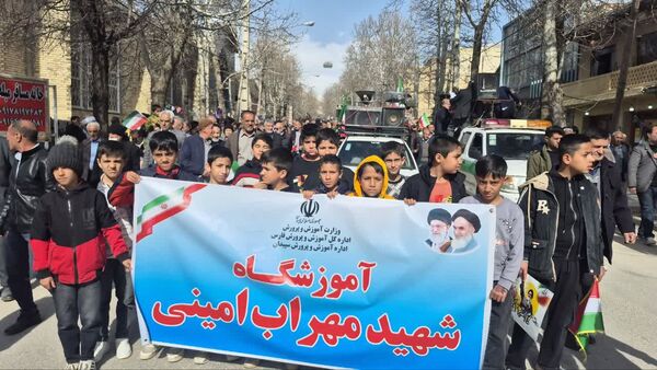 حضور پرشور مردم سپیدان در راهپیمایی ۲۲ بهمن