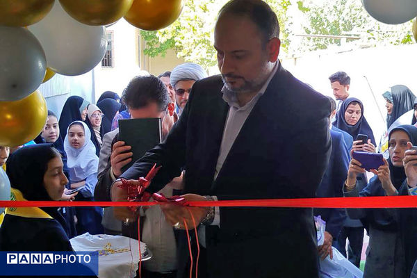 افتتاح «کافه گفت‌وگوی دخترونه» بجنورد