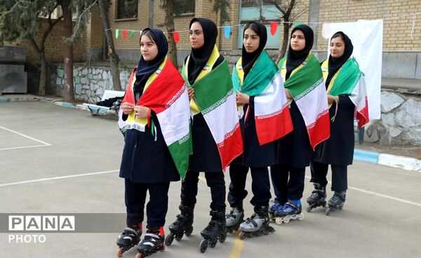همایش «یاوران انقلاب» ناحیه ۶ مشهد در دبیرستان یاس ۲ 